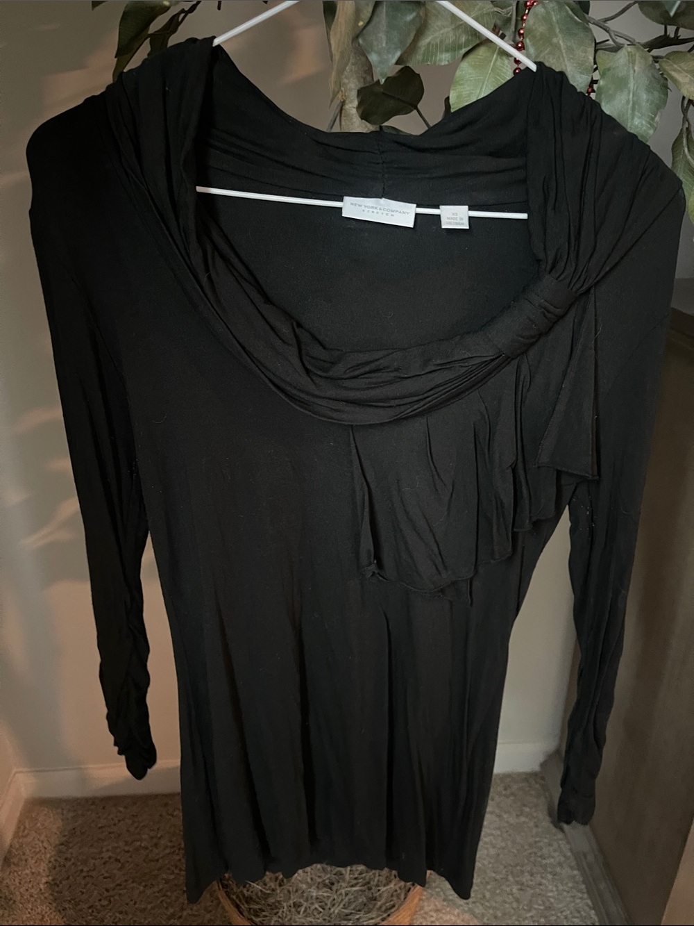 New York & Company Black Draped Long Sleeve Top